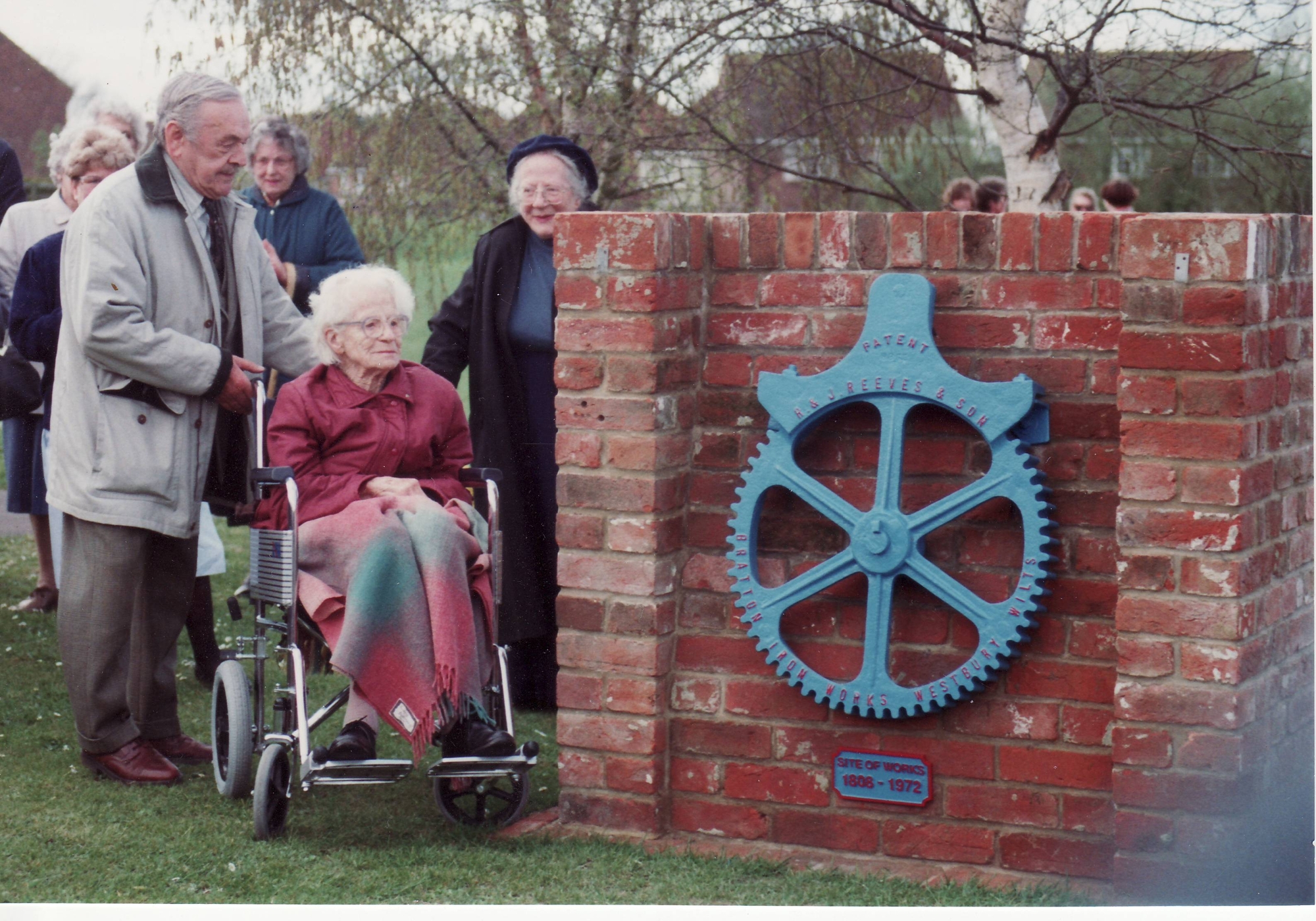Reeves_Memorial_unveiling.JPG