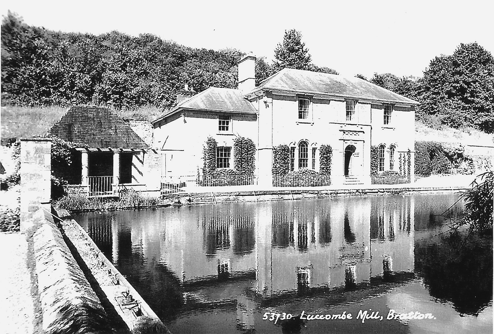 Luccombe_House_and_pond.png