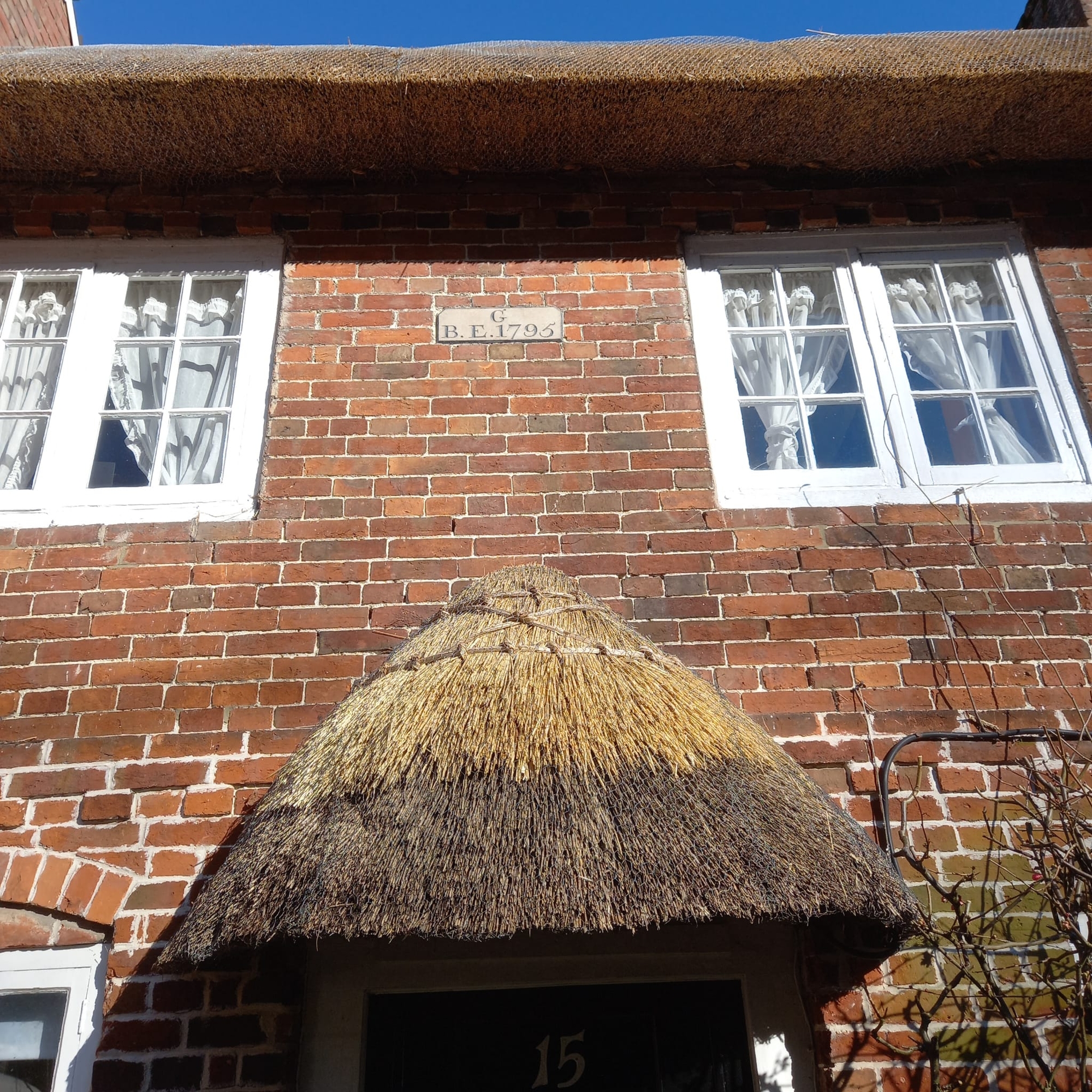Emms_Cottage_1.jpg