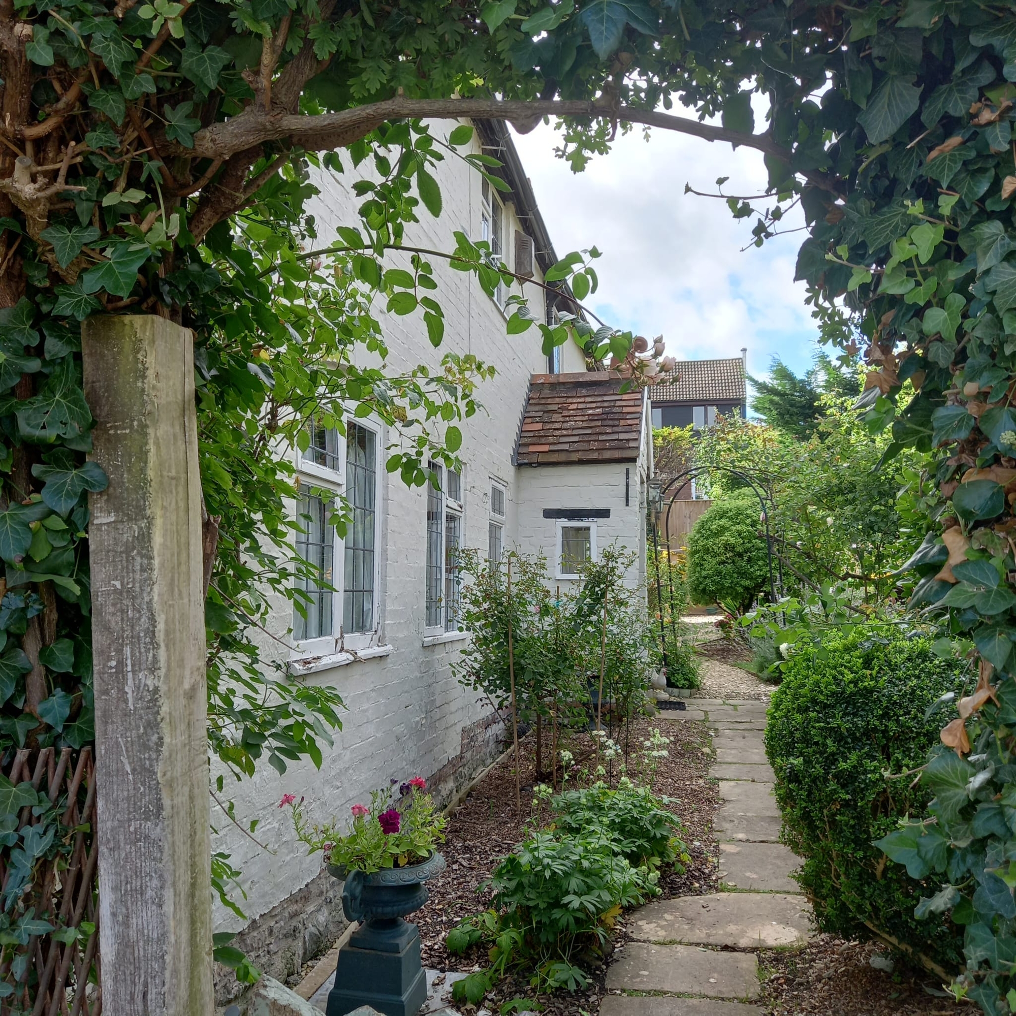 Rose_Cottage_2.jpg